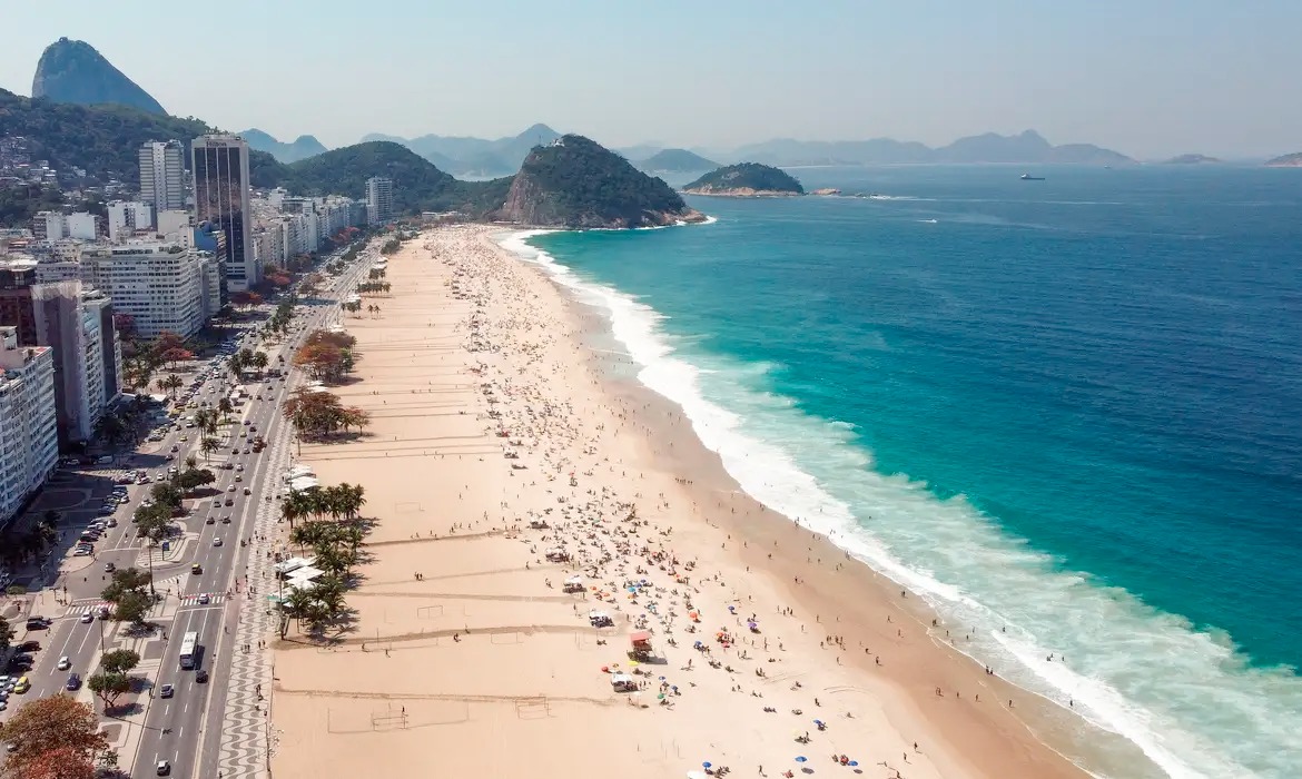 Madonna chega ao Rio de Janeiro para show gratuito em Copacabana